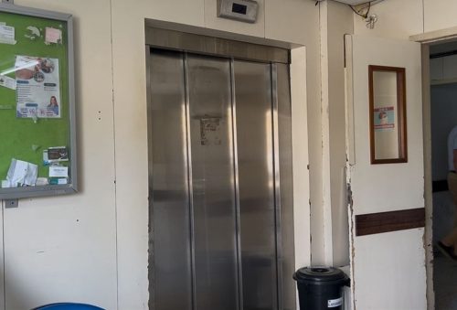 Elevador quebrado no Hospital Walfredo Gurgel em Natal — Foto: Stephany Souza/Inter TV Cabugi