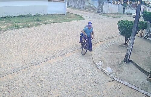 Presos fugiram em uma bicicleta — Foto: Divulgação