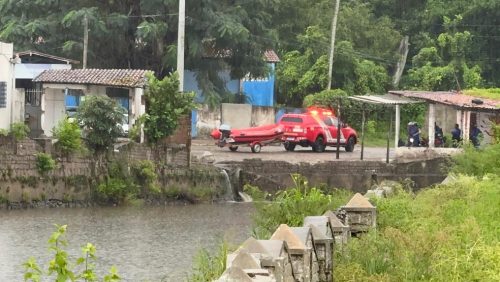 Bombeiros fazem buscas por homem que desapareceu em rio de Macaíba, na Grande Natal — Foto: Sérgio Henrique Santos/Inter TV Cabugi
