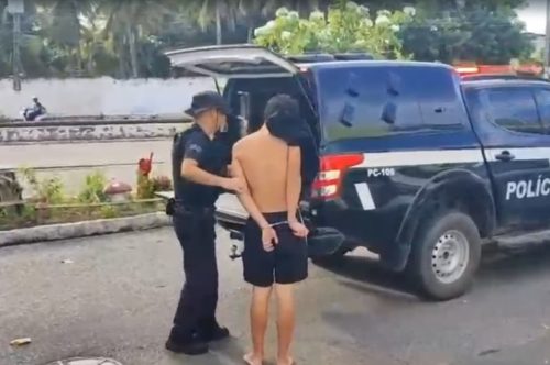 Suspeito preso pela polícia durante operação nesta sexta — Foto: Reprodução/Inter TV Cabugi