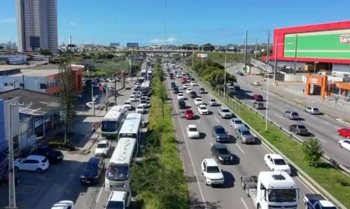 Trânsito em Natal (RN)  — Foto: Kleber Teixeira/Inter TV Cabugi