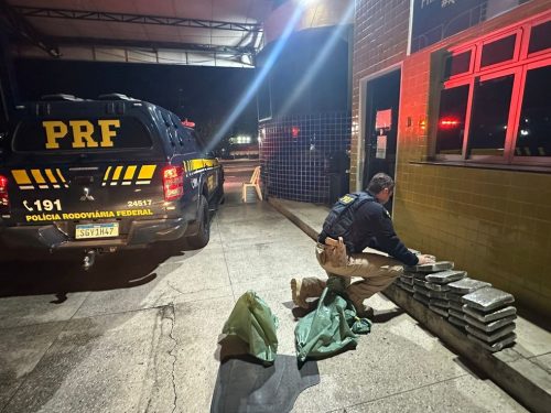 Casal é preso com quase 30 kg de maconha na BR-101 na Grande Natal — Foto: PRF