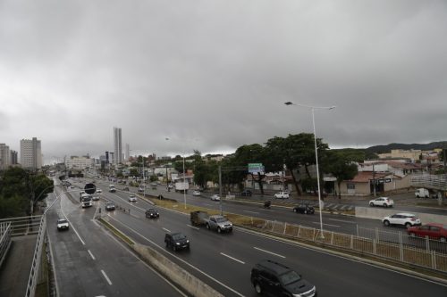 Dia de chuva, dia nublado, Natal RN Rio Grande do Norte BR-101 céu escuro chuvas — Foto: Carmem Felix/governo do RN