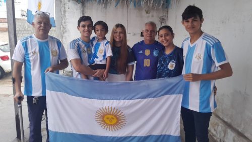 Família em São Gonçalo do Amarante, na Grande Natal, herda amor do pai pela Argentina — Foto: Thiago César/Inter TV Cabugi