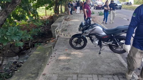 Motociclista de 22 anos morreu na BR-226, em Natal — Foto: Thiago Cesar/Inter TV