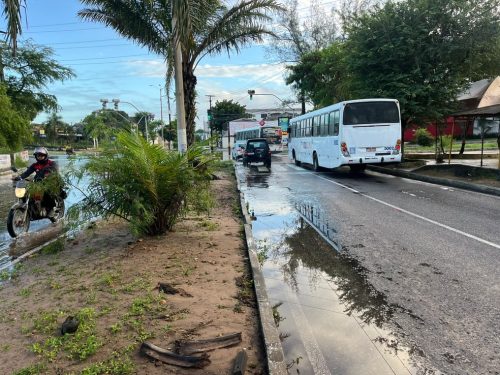 Chuva na Avenida Ayrton Senna, em Natal, RN — Foto: Philipe Salvador/Inter TV Cabugi