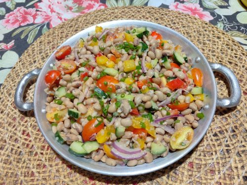 Receita de salada refrescante de feijão-de-corda — Foto: Inter TV Costa Branca