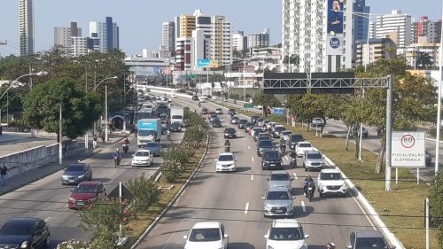 Motoristas têm 30 dias para apresentar defesa da autuação — Foto: Sérgio Henrique Santos/Inter TV Cabugi