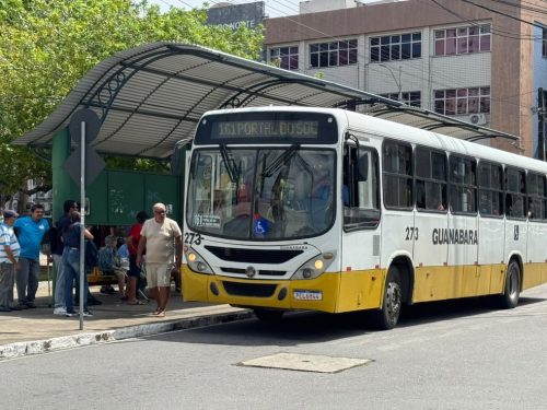 Ônibus transporte público parada em Natal — Foto: Sérgio Henrique Santos/Inter TV Cabugi
