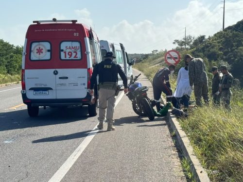 Acidente com 2 motos e bicicleta deixa 4 feridos na BR-101 Norte — Foto: Sérgio Henrique Santos/Inter TV Cabugi