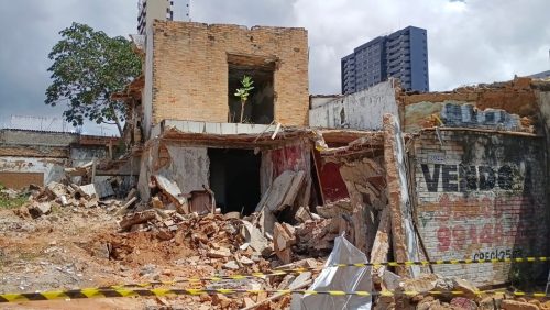 Laje caiu sobre trabalhador em Natal — Foto: Brunno Rocha/Inter TV Cabugi